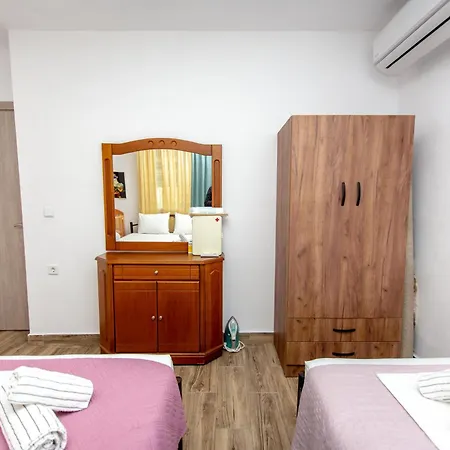 Luna's House * Asproválta