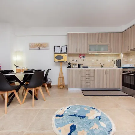 Luna's House * Asproválta