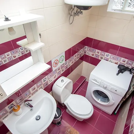 Luna's House Asproválta